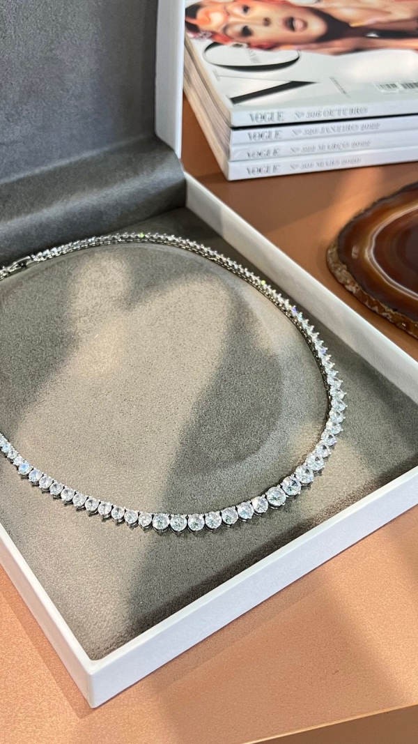Colar Riviera Trama Rígida Diamantada Degradê Cristal Maria Dolores