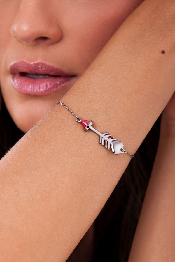 Pulseira Arrow Heart - Feldspato Vermelho e Esmalte Vermelho - Coleção Flor e Ser Amor Banho: Ródio Negro - Image 2
