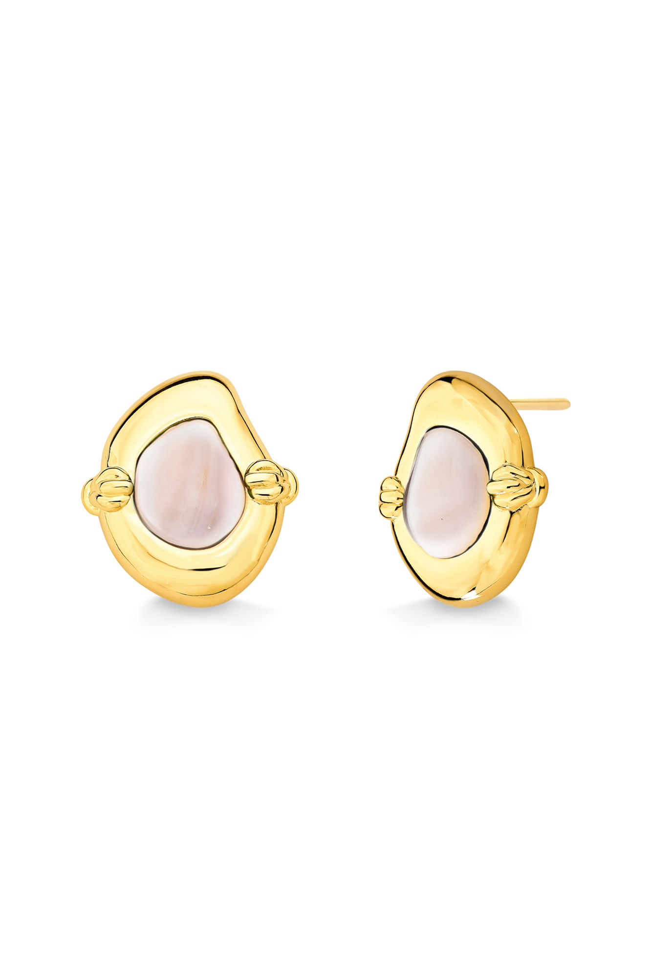 Brinco Trama - Madrepérola - Coleção O Abraço Banho: Folheado a Ouro