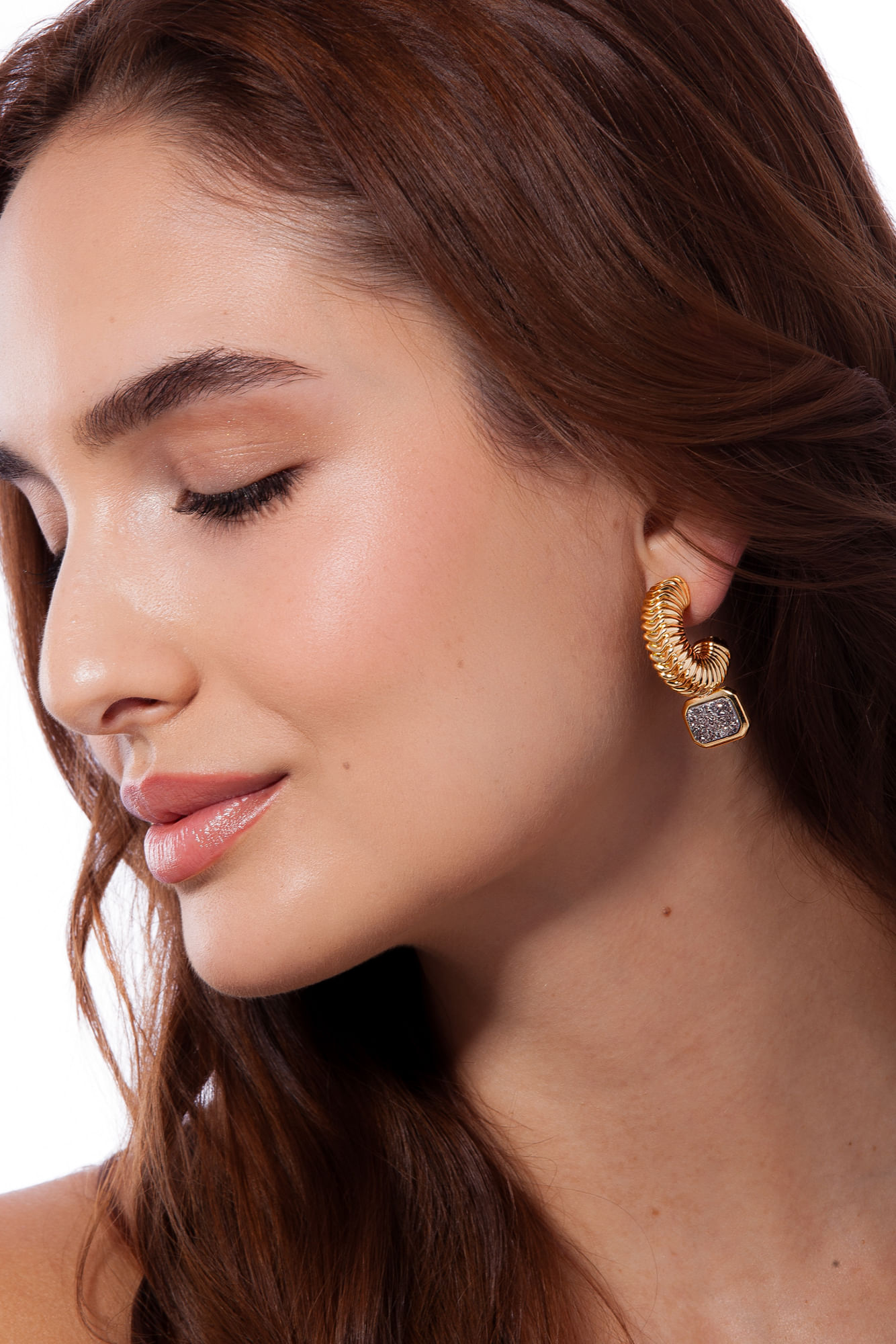 Brinco Petrus - Drusa Metalizada -Coleção Inéditos Julho Banho: Folheado a Ouro - Imagem 3