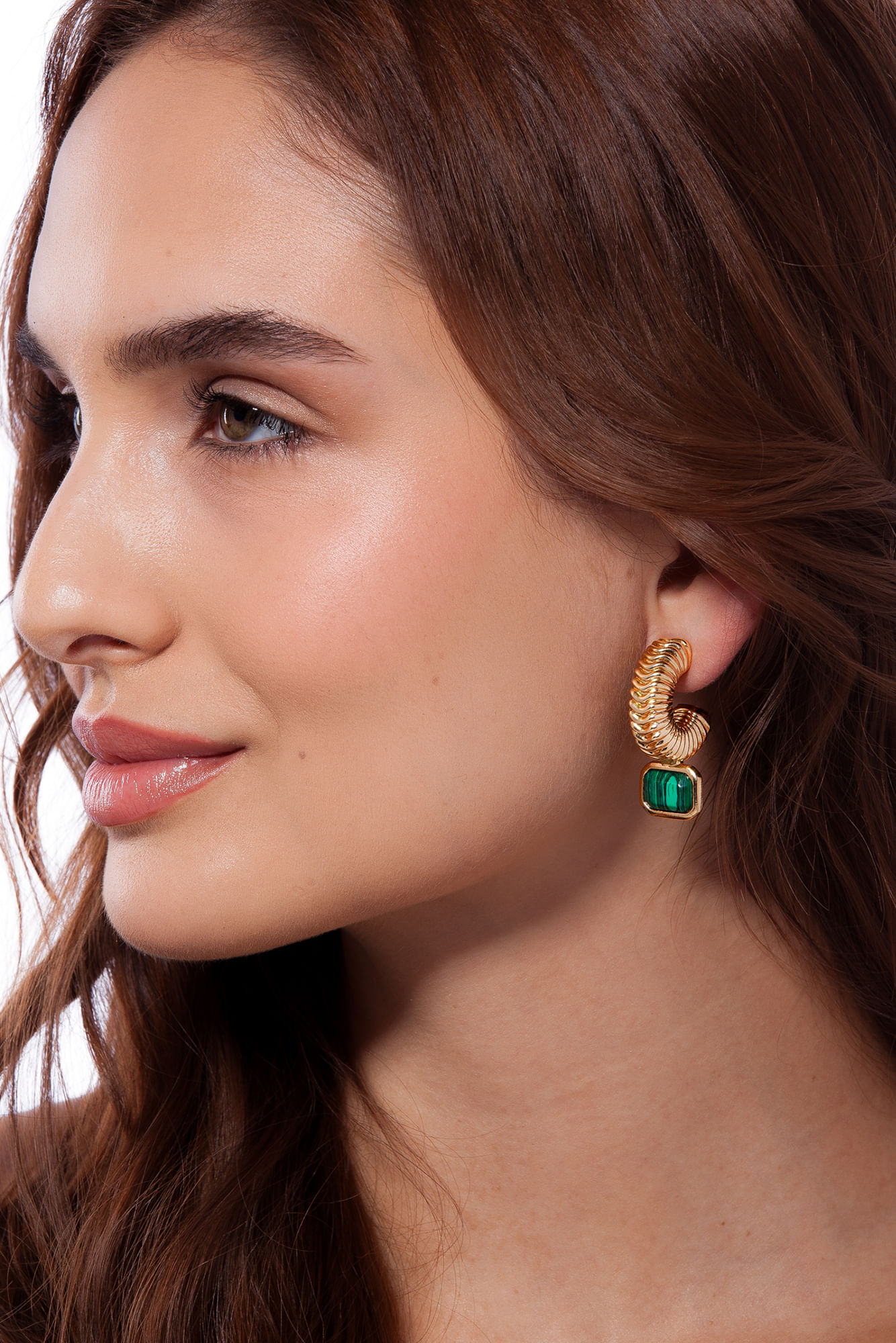 Brinco Petrus - Malaquita - Coleção Inéditos Julho Banho: Folheado a Ouro - Imagem 3