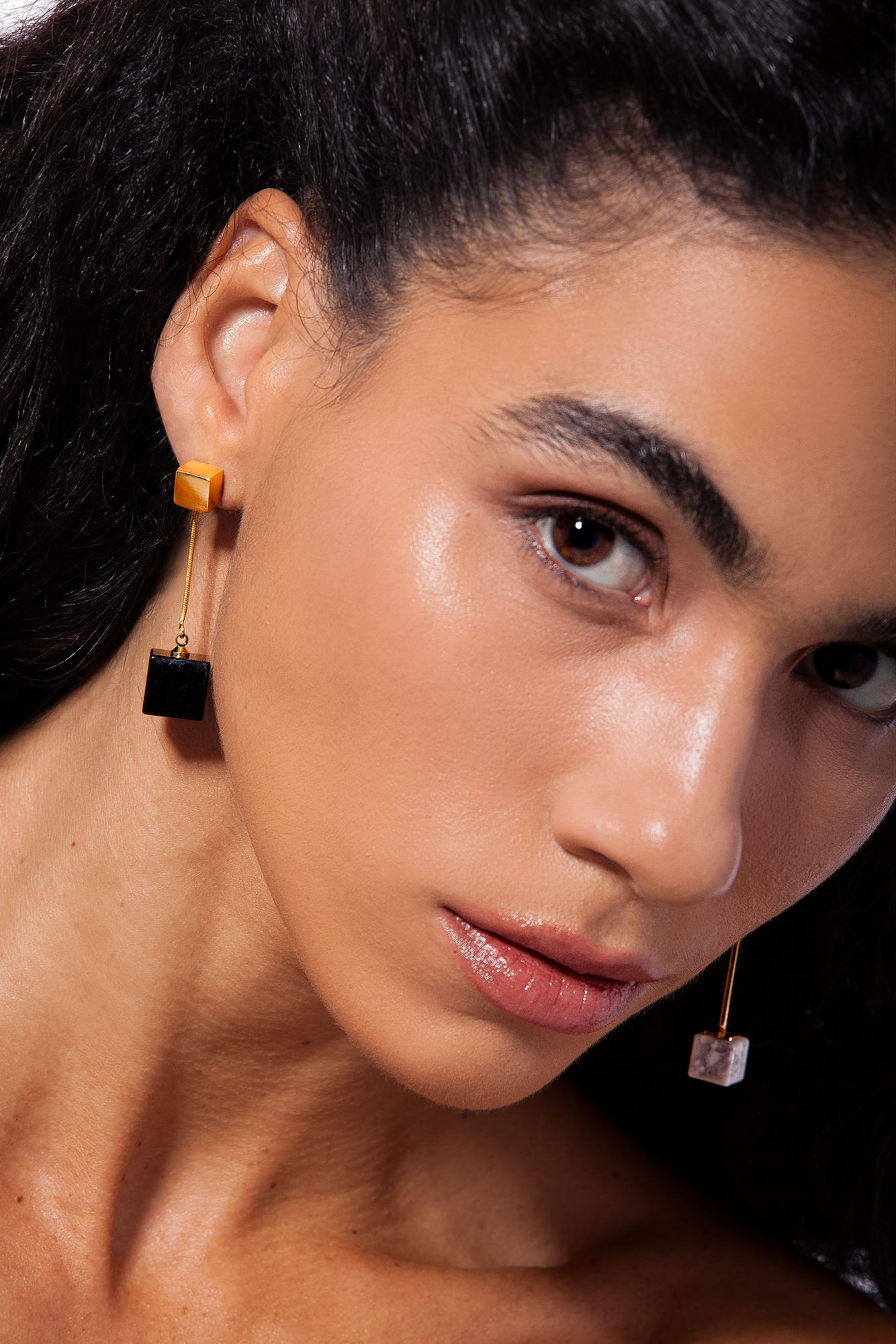 Brinco GL 02 M - Haulita e Obsidiana Preta - Coleção Amor ao Cubo Banho: Folheado a Ouro - Imagem 2