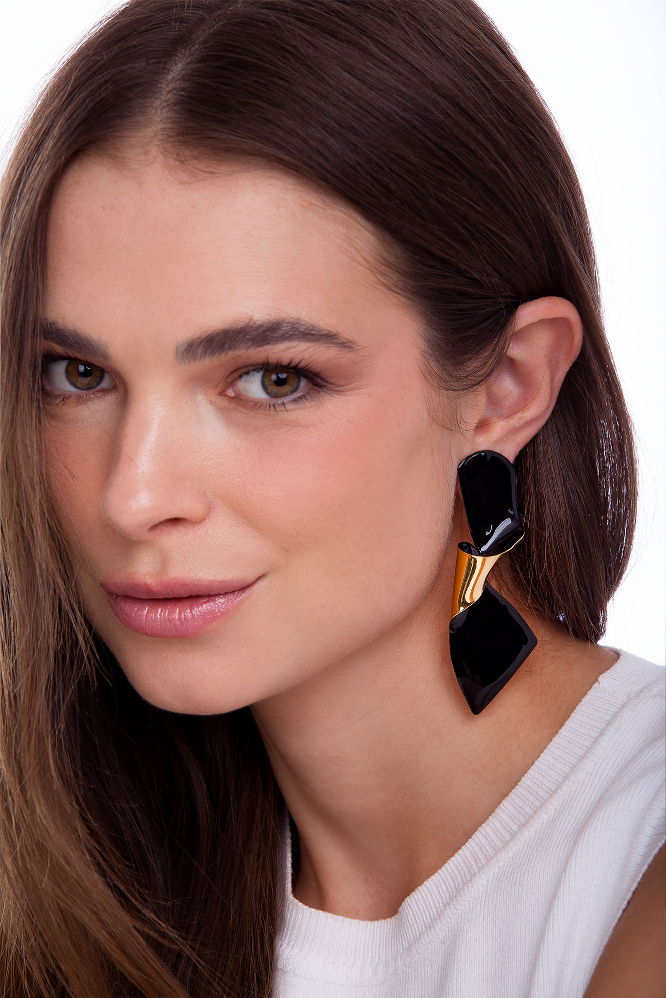 Brinco El Paisaje - Esmalte Preto - Coleção Maria Dolores + Maria Valentina Banho: Folheado a Ouro - Imagem 2